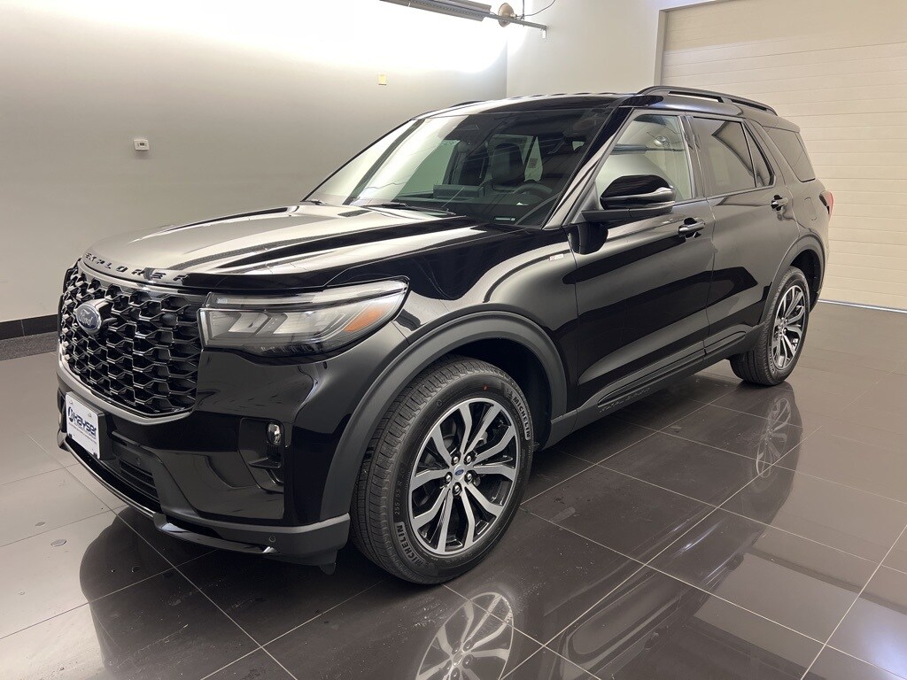 2025 Ford Explorer ST-Line photo 3