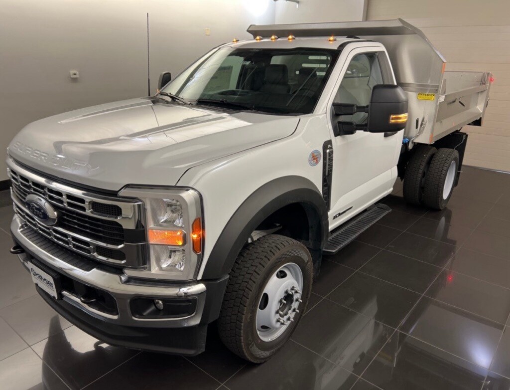 2025 Ford F-550 XL photo 3