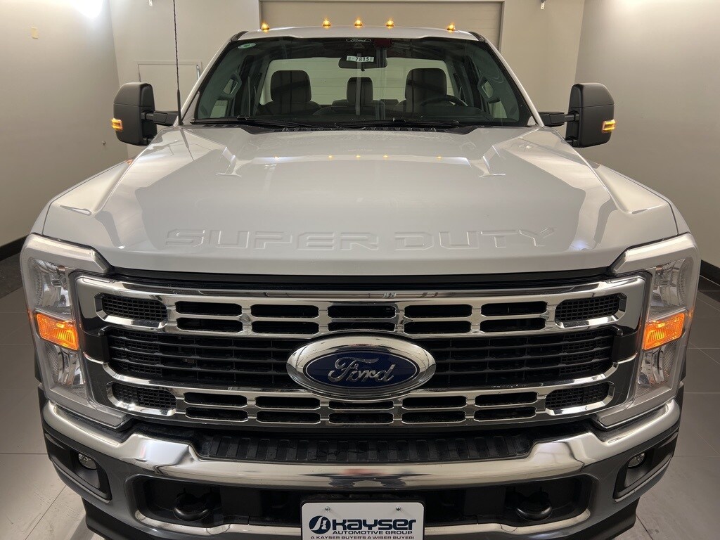 2025 Ford F-550 XL photo 2
