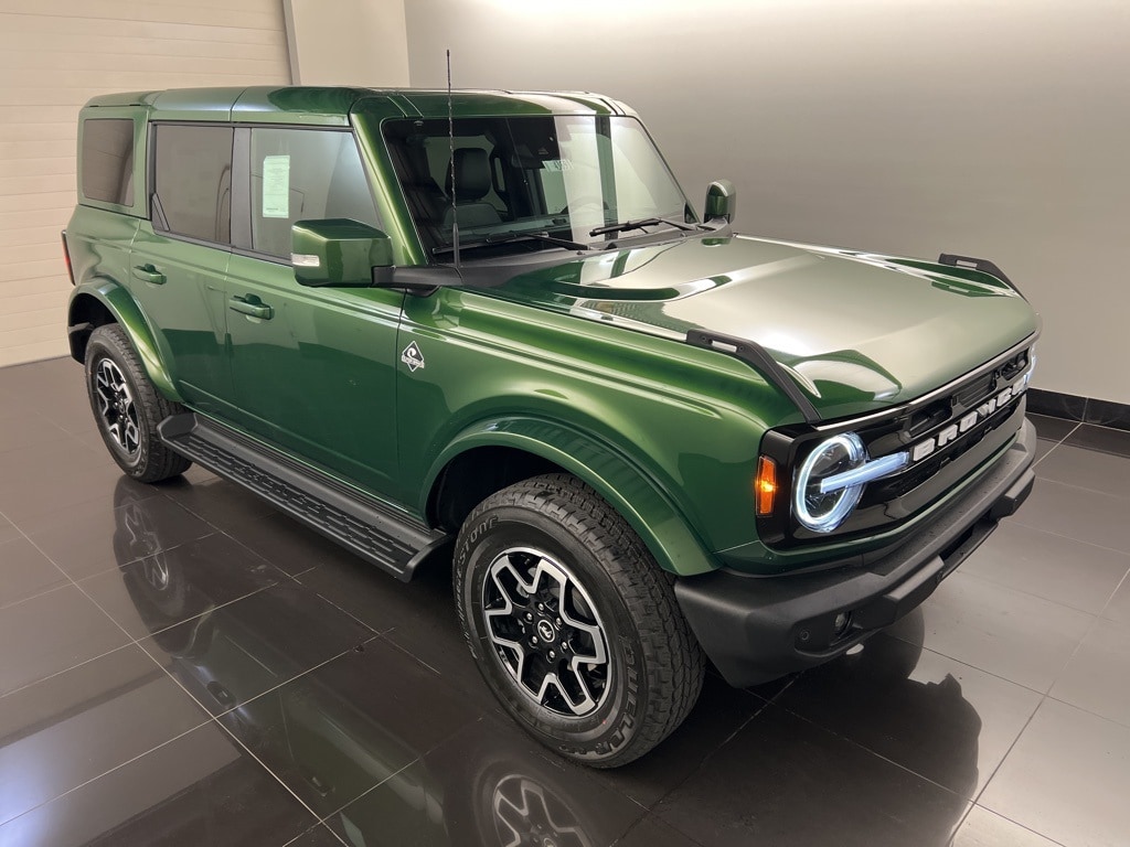 2025 Ford Bronco 4-Door Outer Banks's photo