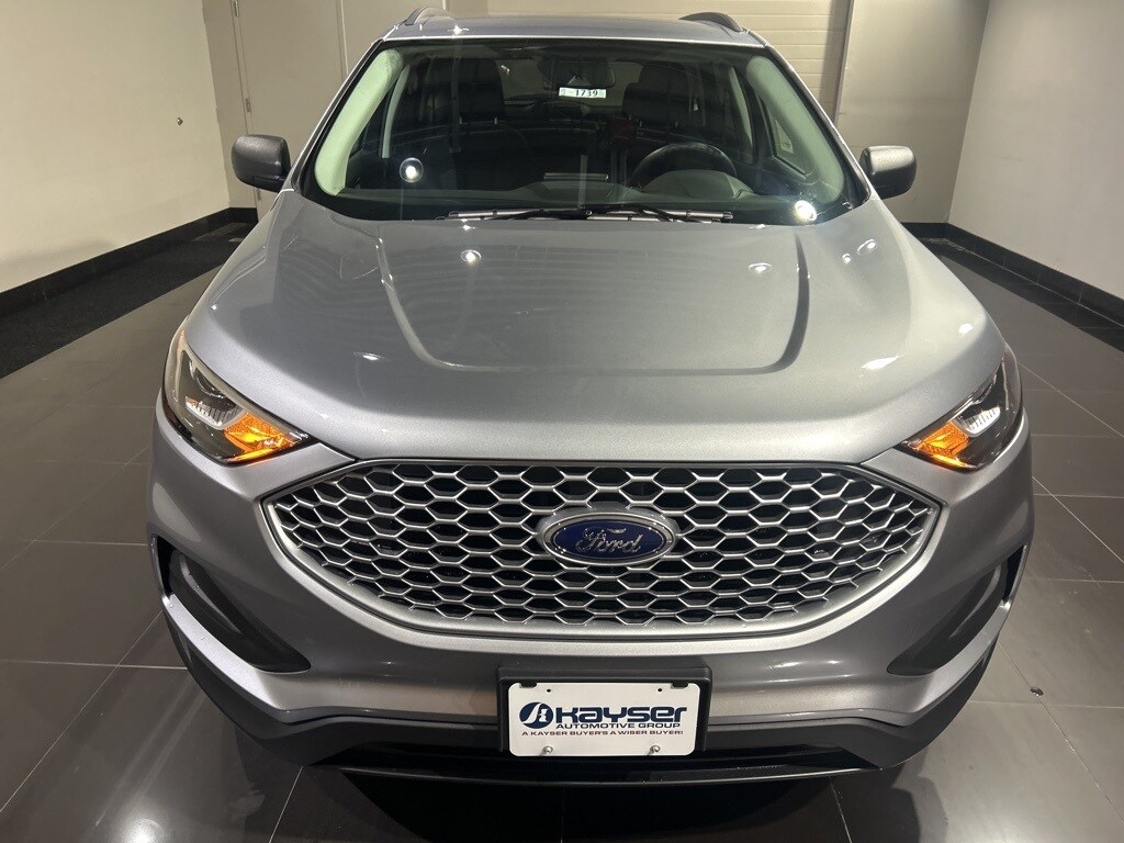 2024 Ford Edge SE photo 2