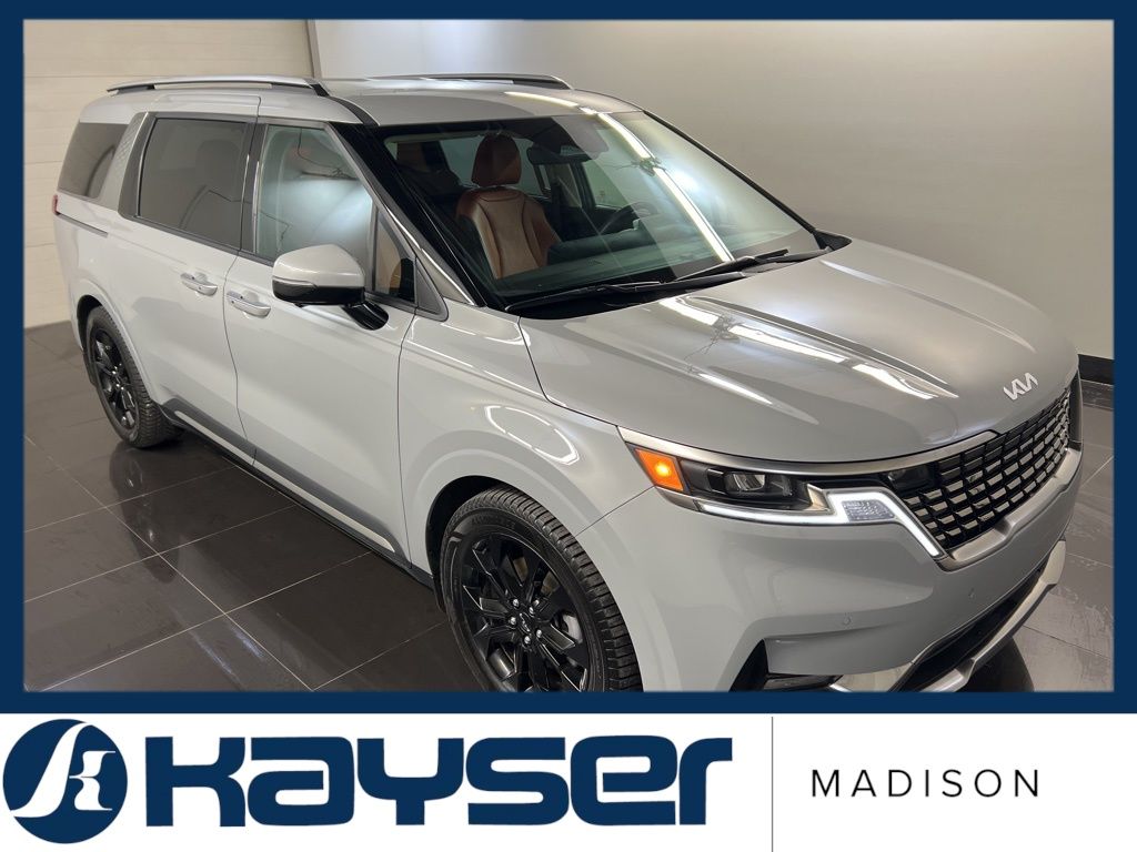 2024 Kia Sedona SX's photo