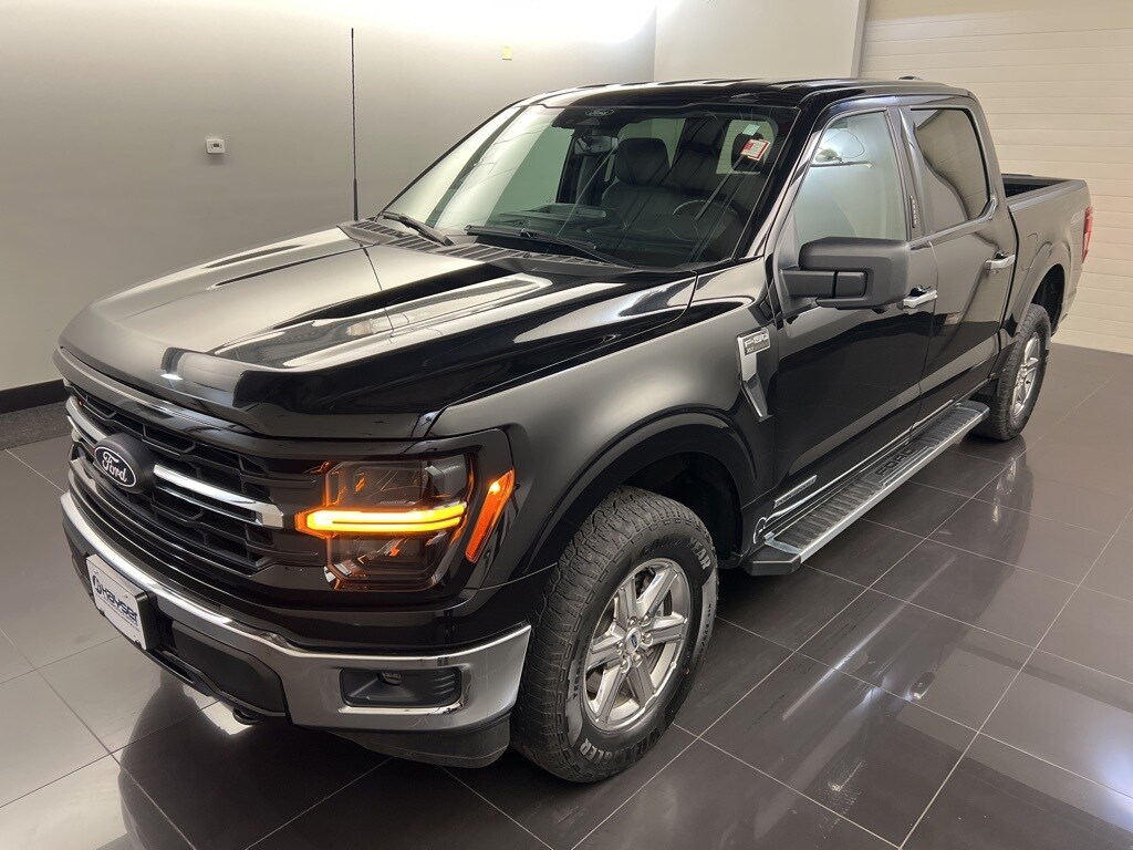 2024 Ford F-150 XLT photo 3