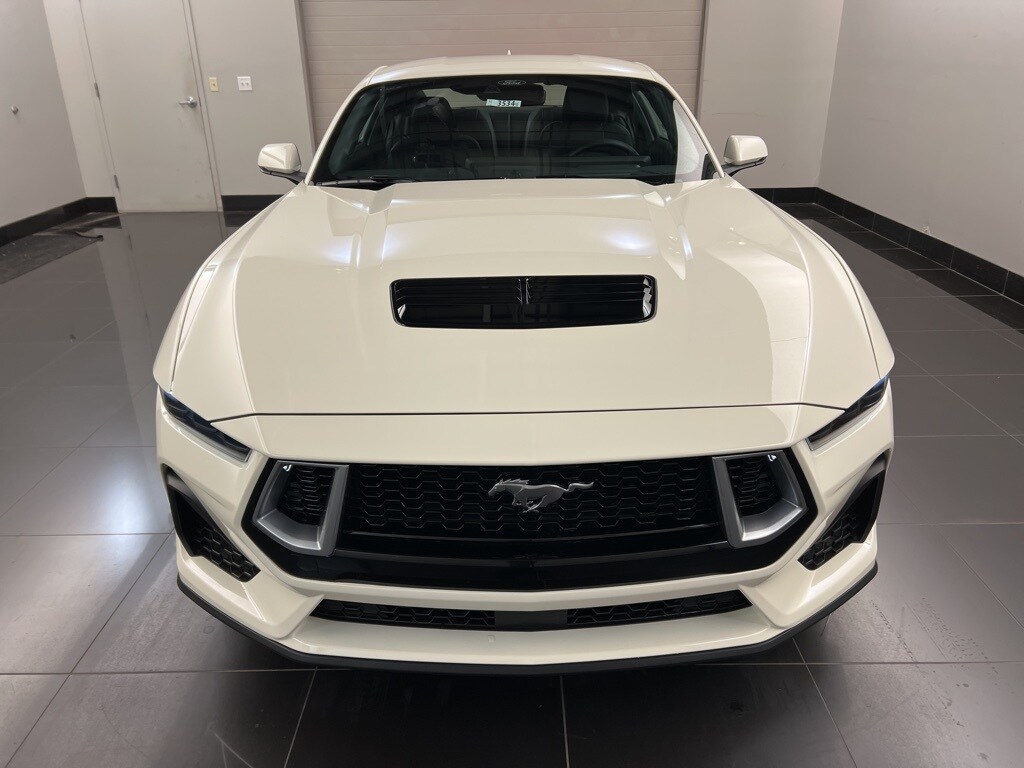 2025 Ford Mustang GT Premium photo 3