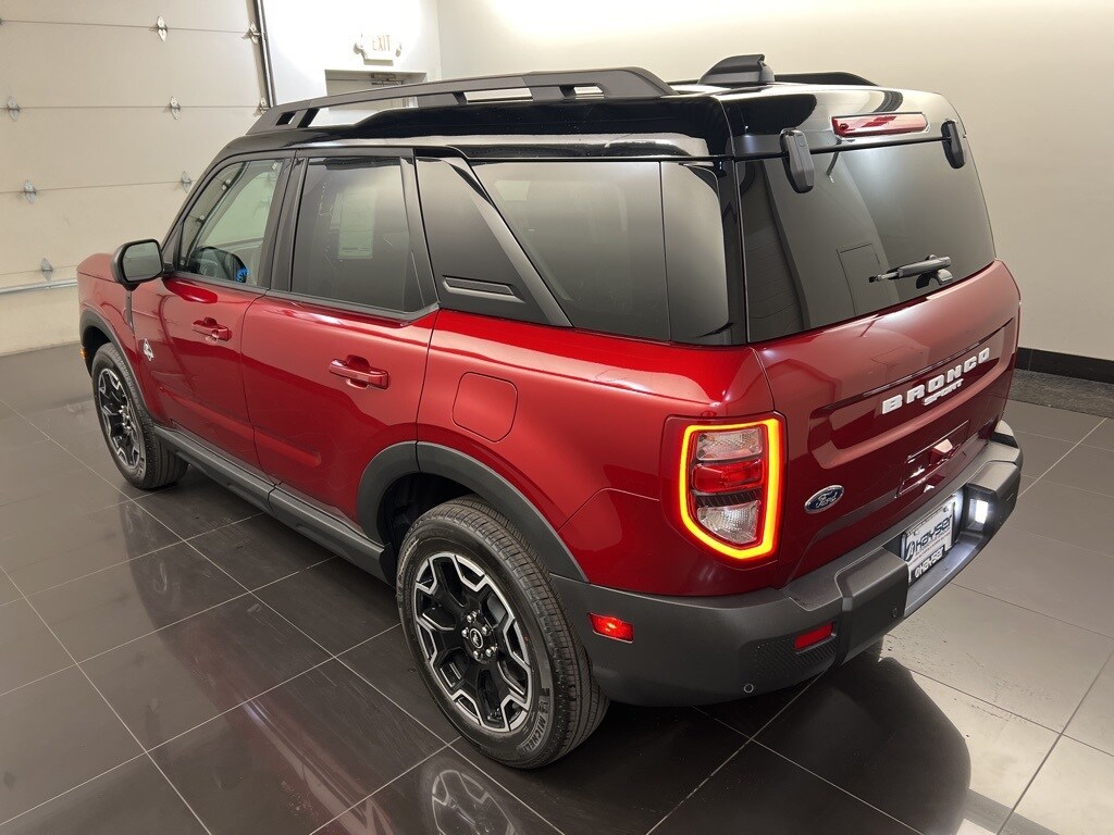 2025 Ford Bronco Sport Outer Banks photo 2