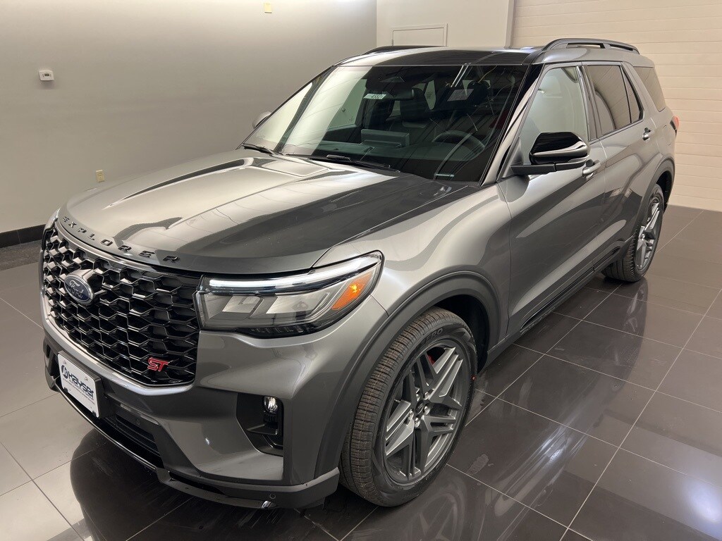 2026 Ford Explorer ST photo 3