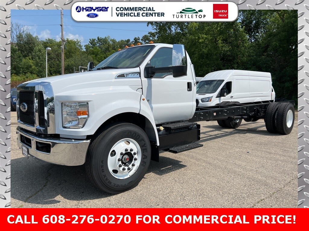 2025 Ford F-650 photo 3