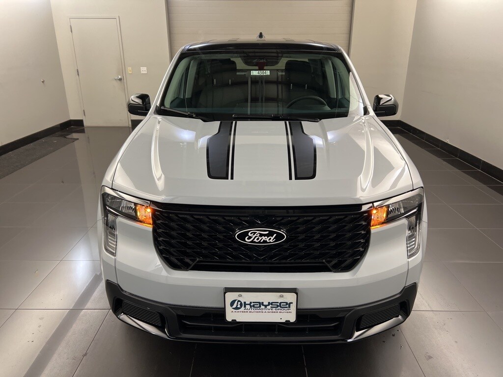 2025 Ford Maverick XLT photo 2