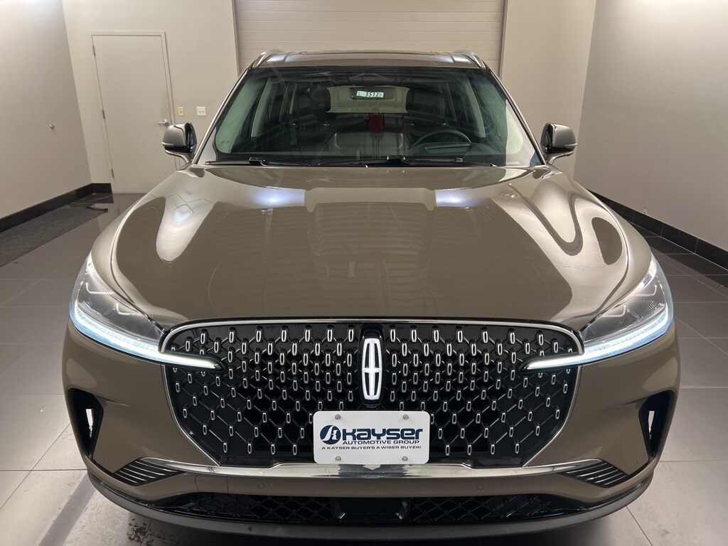 2025 Lincoln Aviator Reserve photo 2