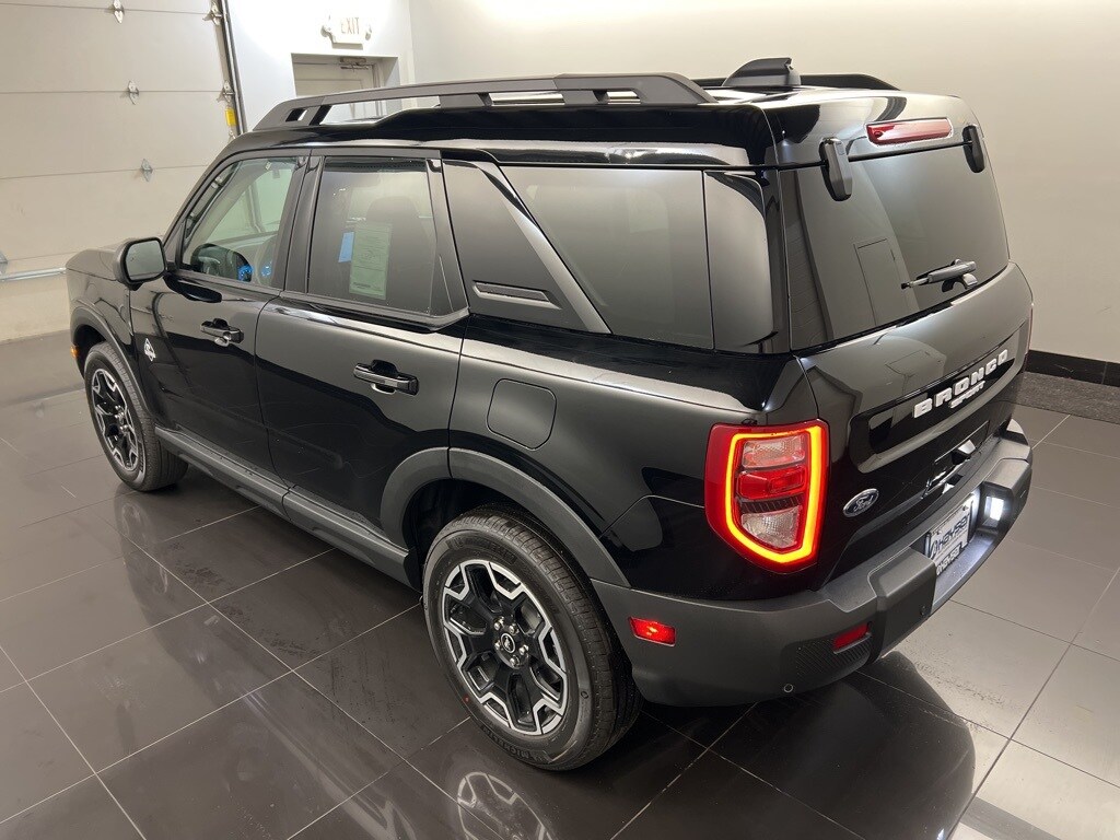 2025 Ford Bronco Sport Outer Banks photo 4