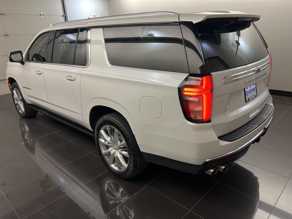 2021 Chevrolet Suburban High Country photo 4