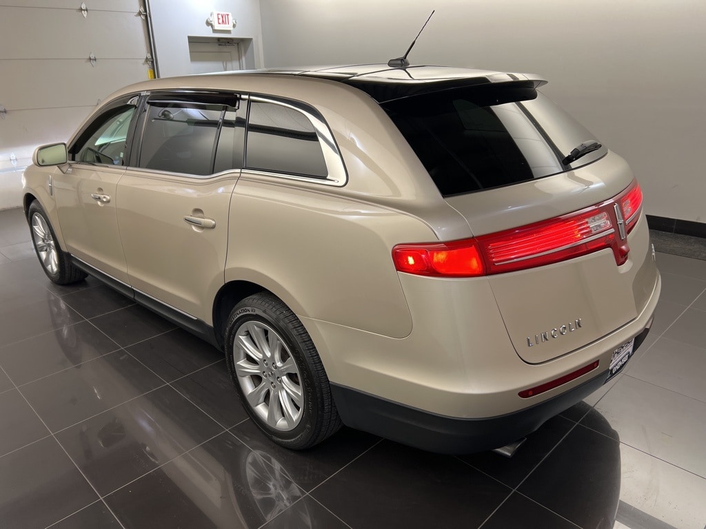 Used 2017 Lincoln MKT Elite SUV