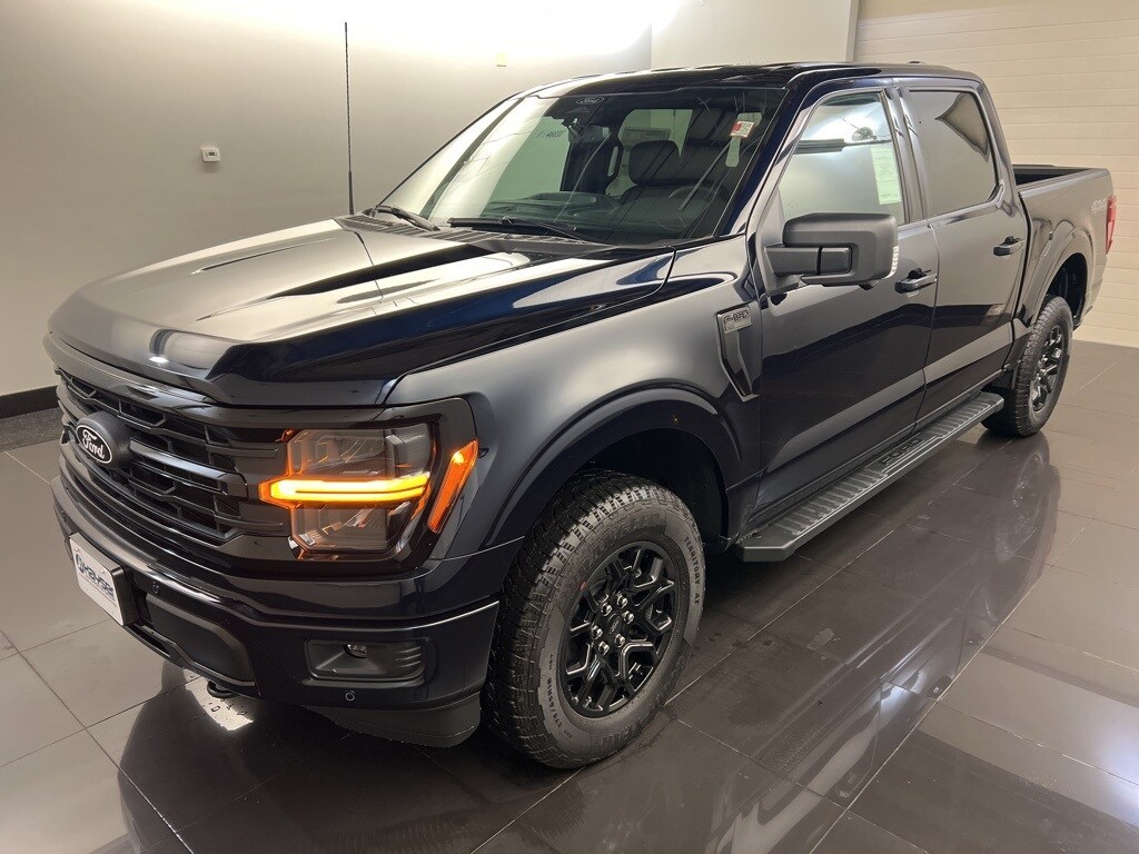 2025 Ford F-150 XLT photo 3