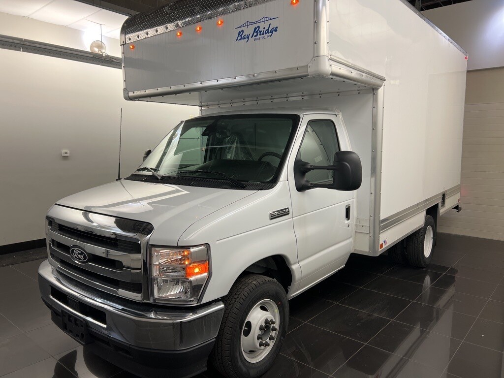 2026 Ford E-350 Base photo 3