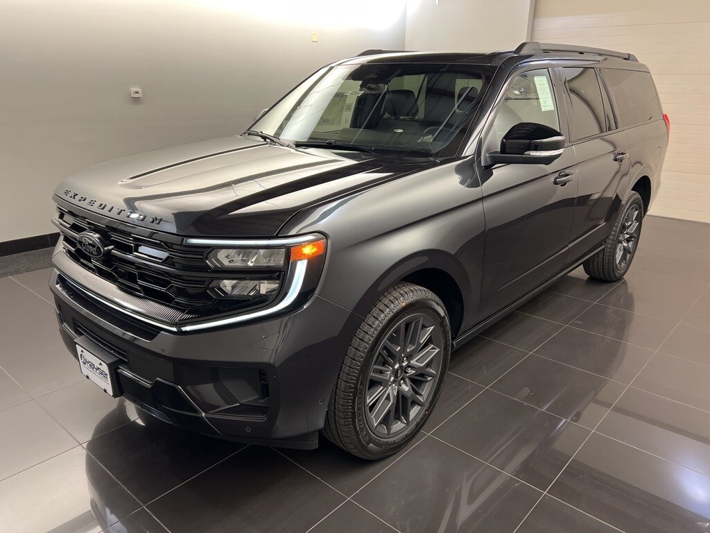 2025 Ford Expedition MAX Platinum photo 3