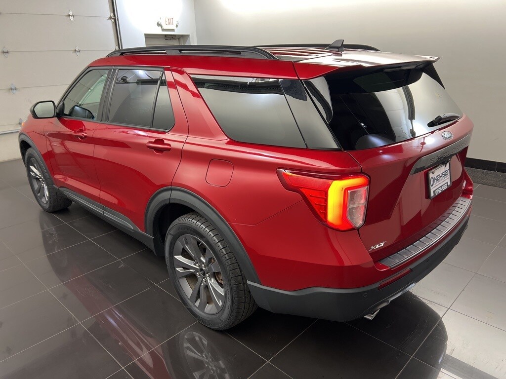 2022 Ford Explorer XLT photo 3