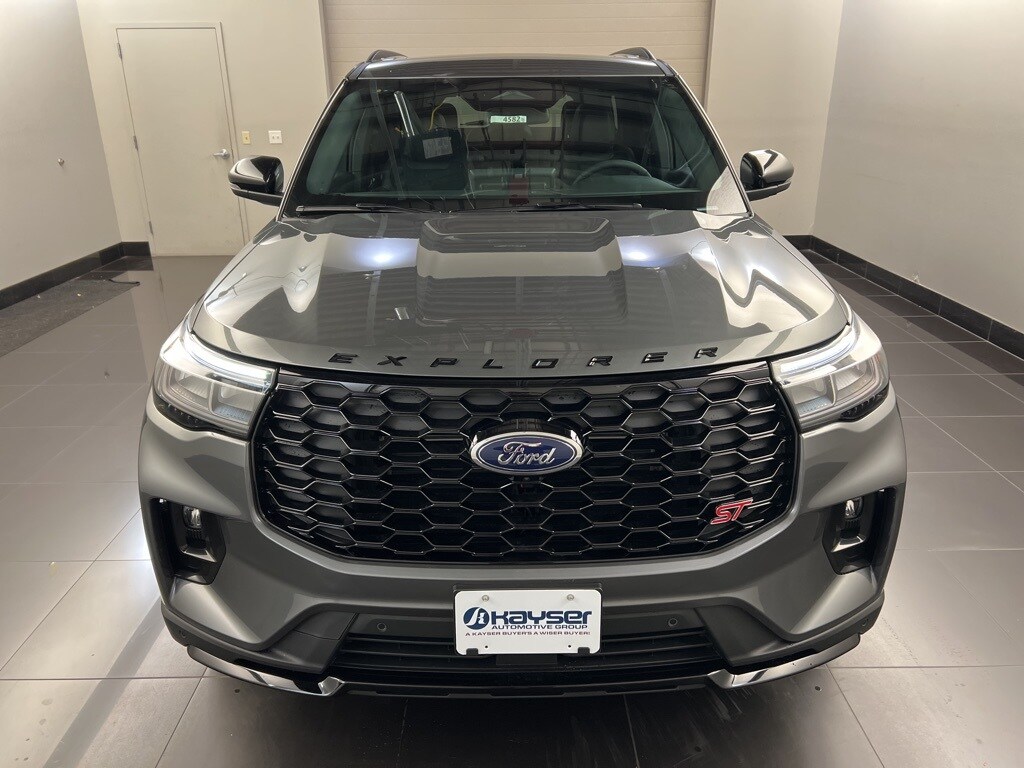 2026 Ford Explorer ST photo 2
