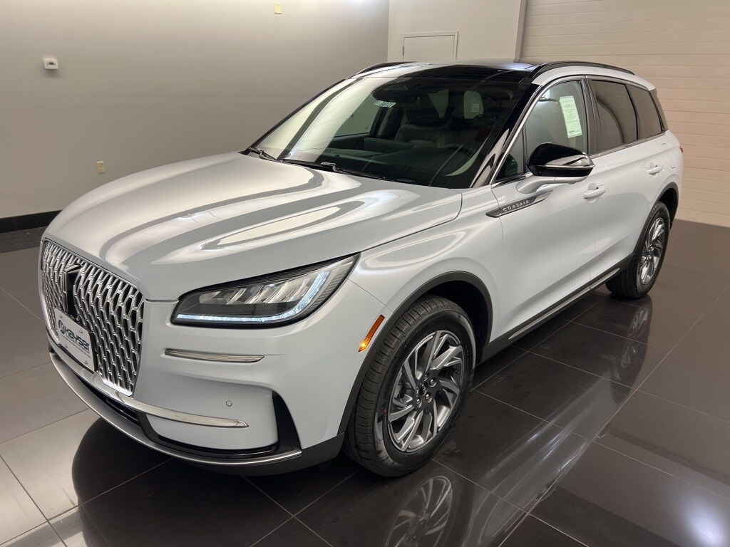 2025 Lincoln Corsair Premiere photo 3