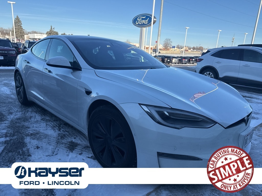2022 Tesla Model S Base