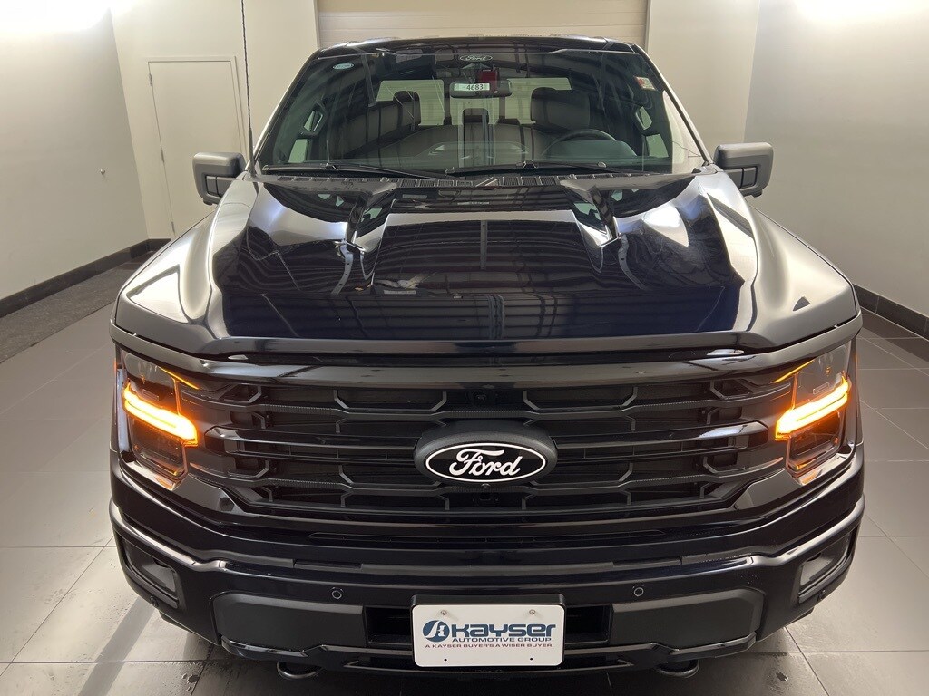 2025 Ford F-150 XLT photo 2