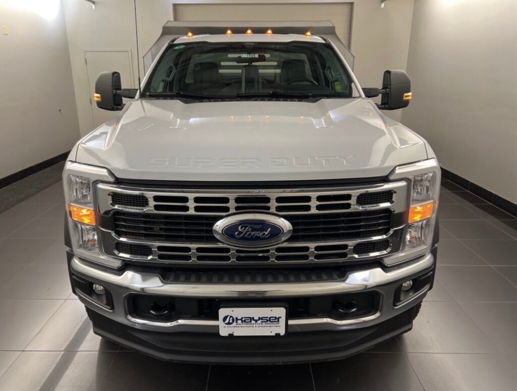 2025 Ford F-550 XL photo 2