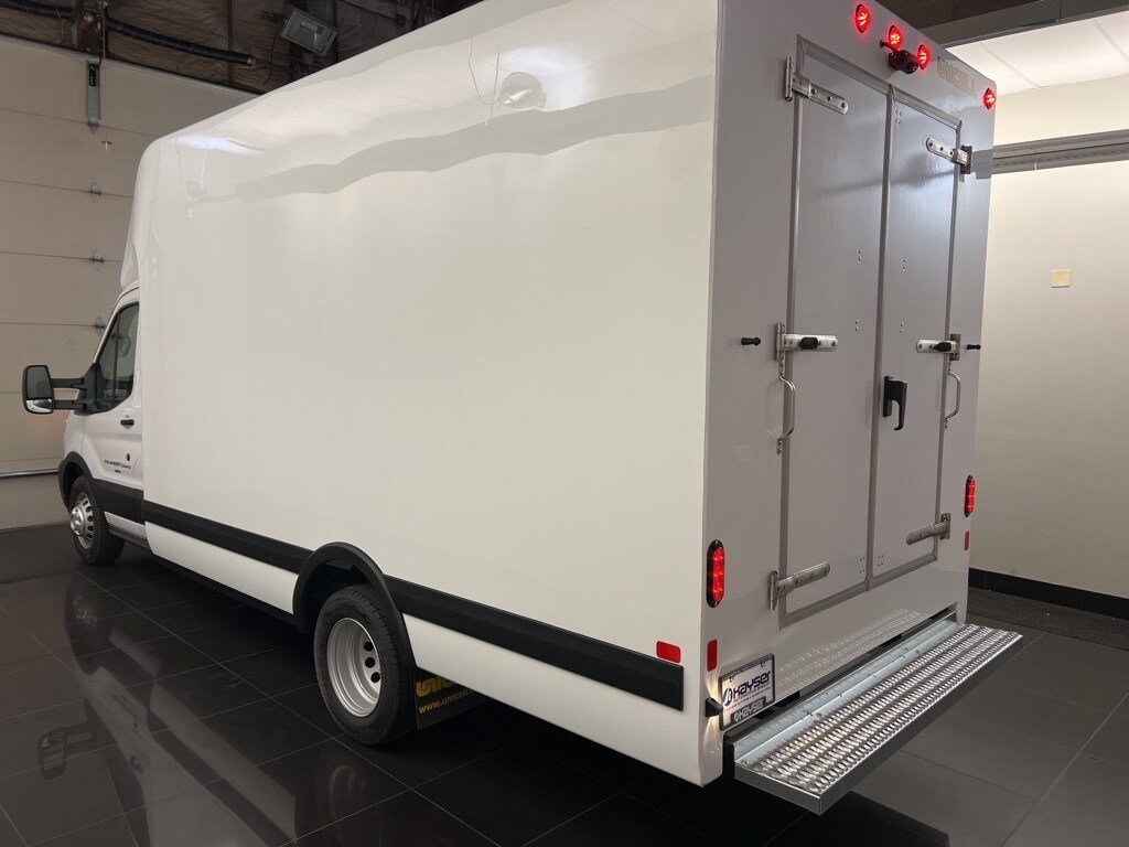 2025 Ford Transit photo 4