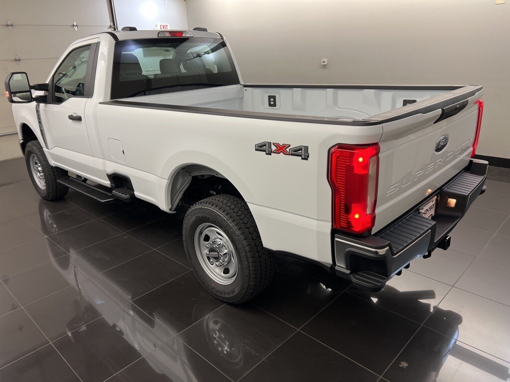 2026 Ford F-350 XL photo 4