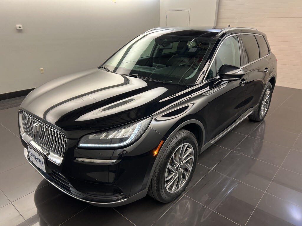 2022 Lincoln Corsair Standard photo 3