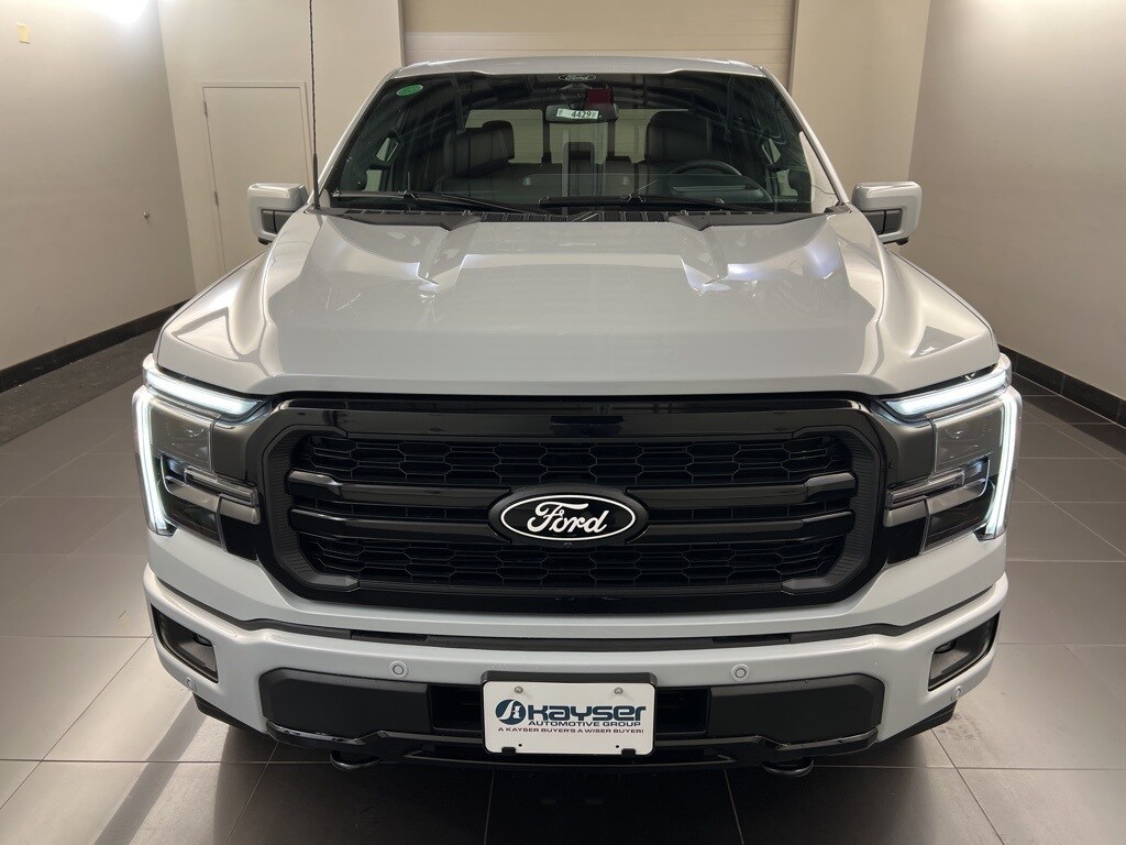 2025 Ford F-150 Lariat photo 2