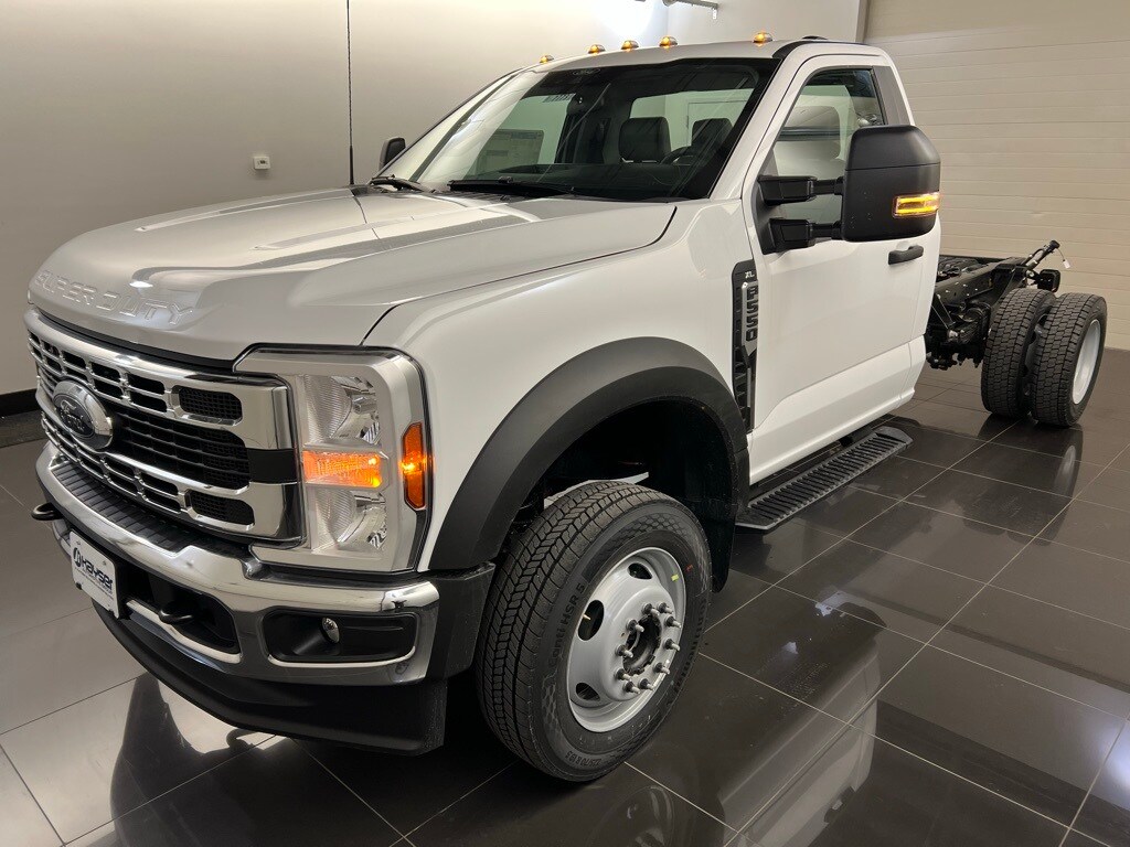 2025 Ford F-550 XL photo 3