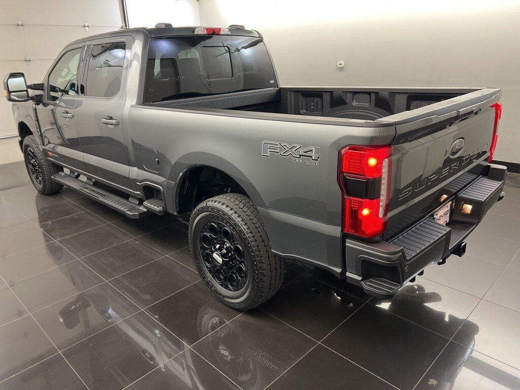 2026 Ford F-350 Lariat photo 4