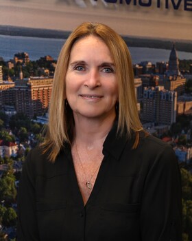 Staff member Sue Muth from ID_defe0e7890fc