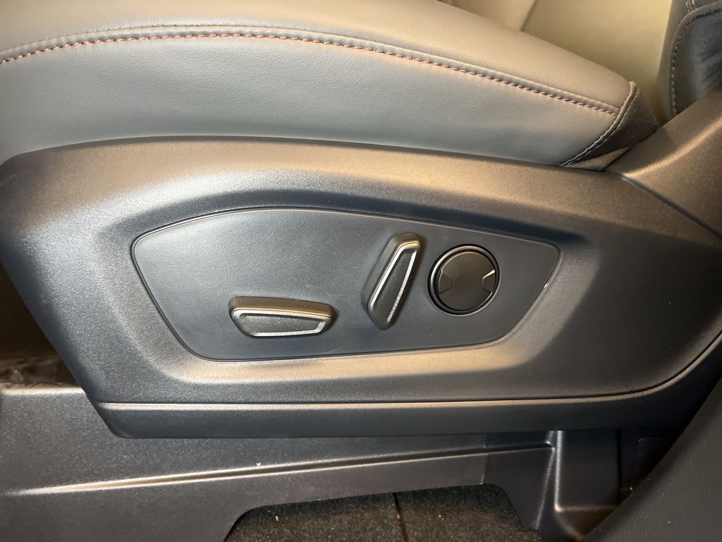 2025 Ford Explorer Active - Photo 25