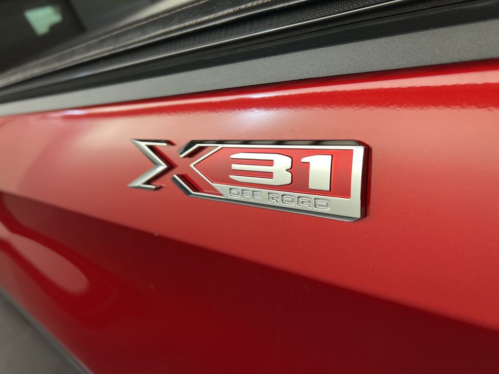 2023 GMC Sierra 1500 SLT - Photo 37