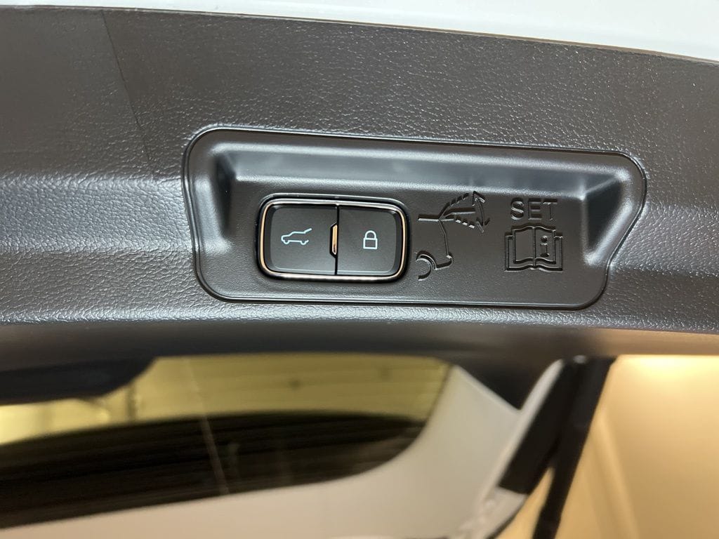 2025 Ford Explorer Active - Photo 32