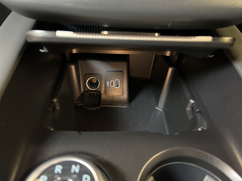 2025 Ford Explorer Active - Photo 15