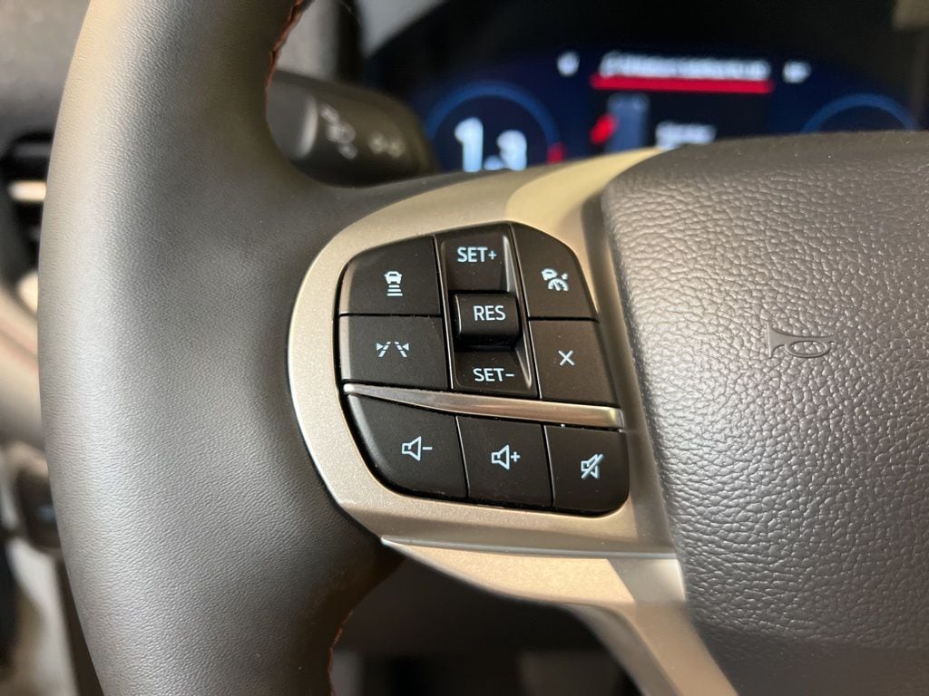 2025 Ford Explorer Active - Photo 18