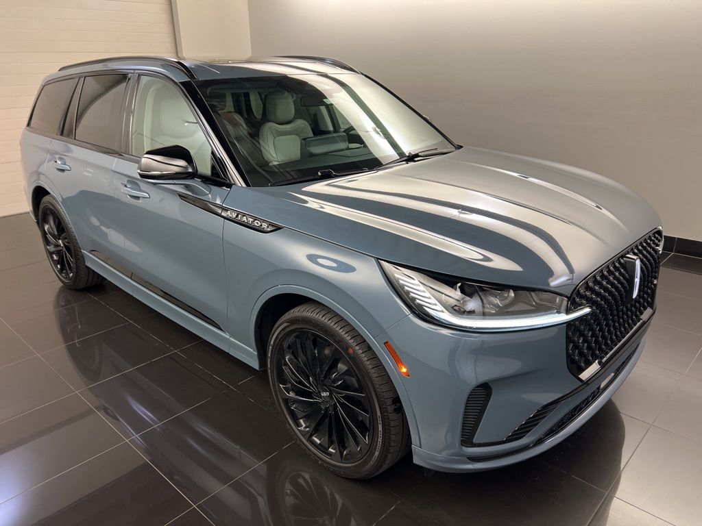 2025 Lincoln Aviator Reserve AWD's photo