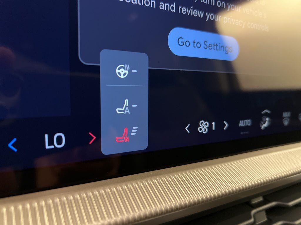 2025 Ford Explorer Active - Photo 13