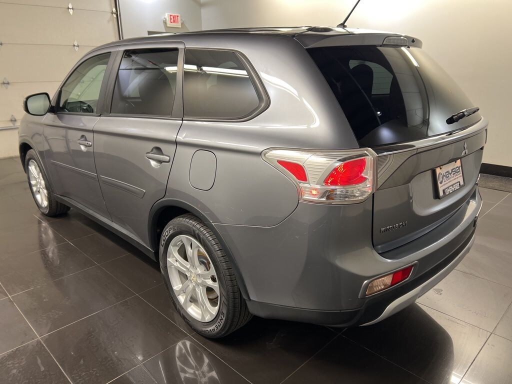 Used 2015 Mitsubishi Outlander SE SUV