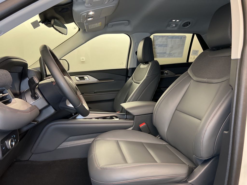 2025 Ford Explorer Active - Photo 24