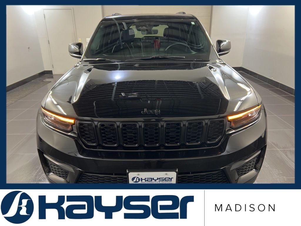 Used 2025 Jeep Grand Cherokee Altitude SUV