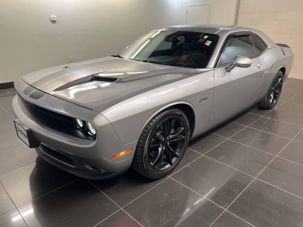 Used 2016 Dodge Challenger SXT Coupe