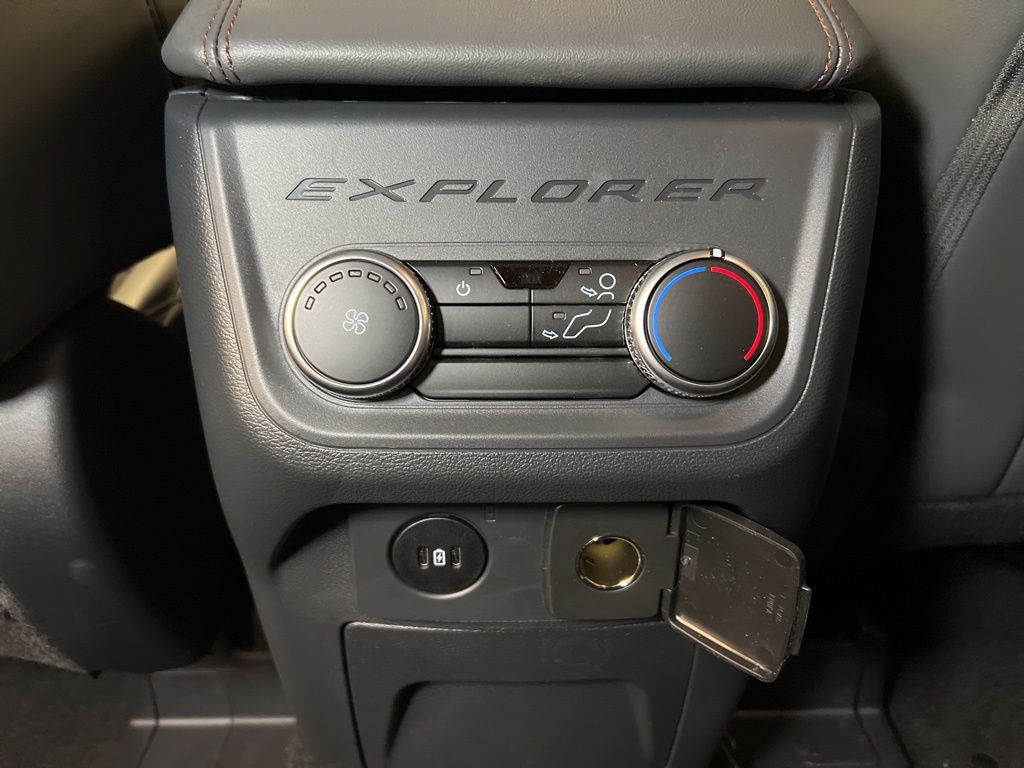 2025 Ford Explorer Active - Photo 29