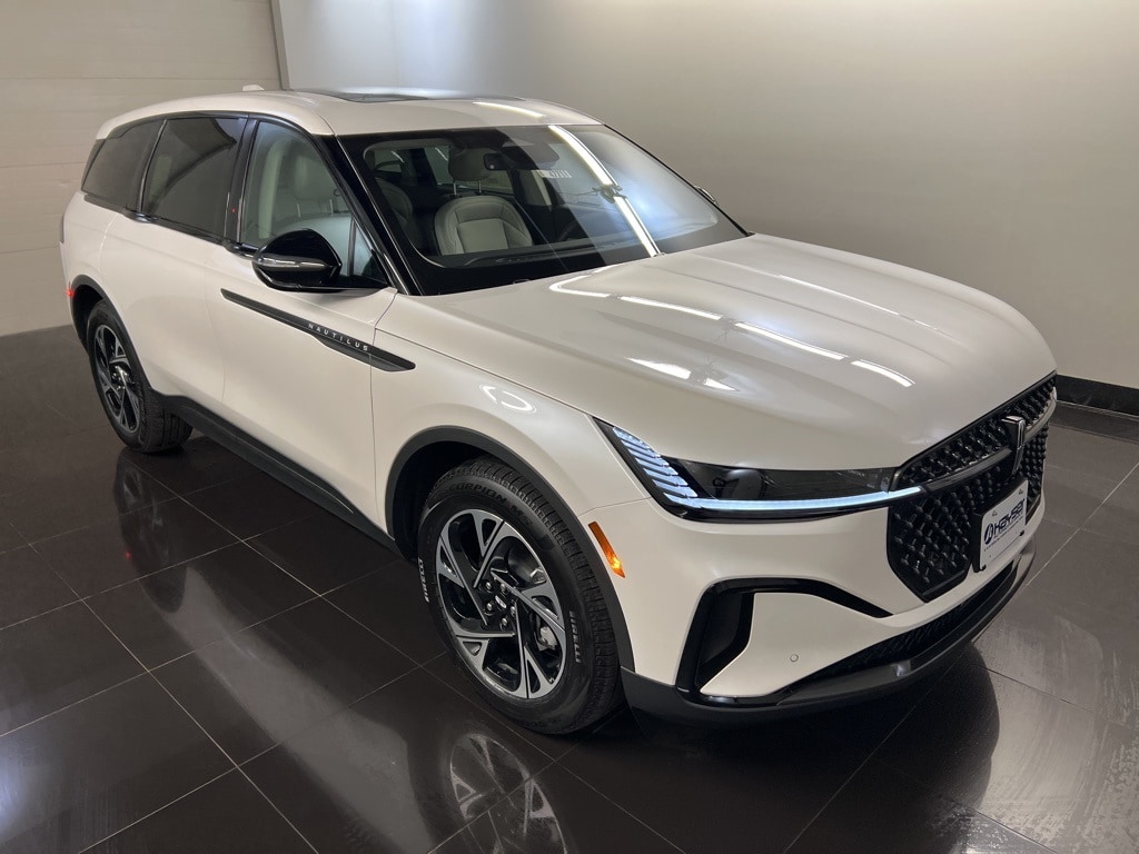 2026 Lincoln Nautilus Reserve's photo