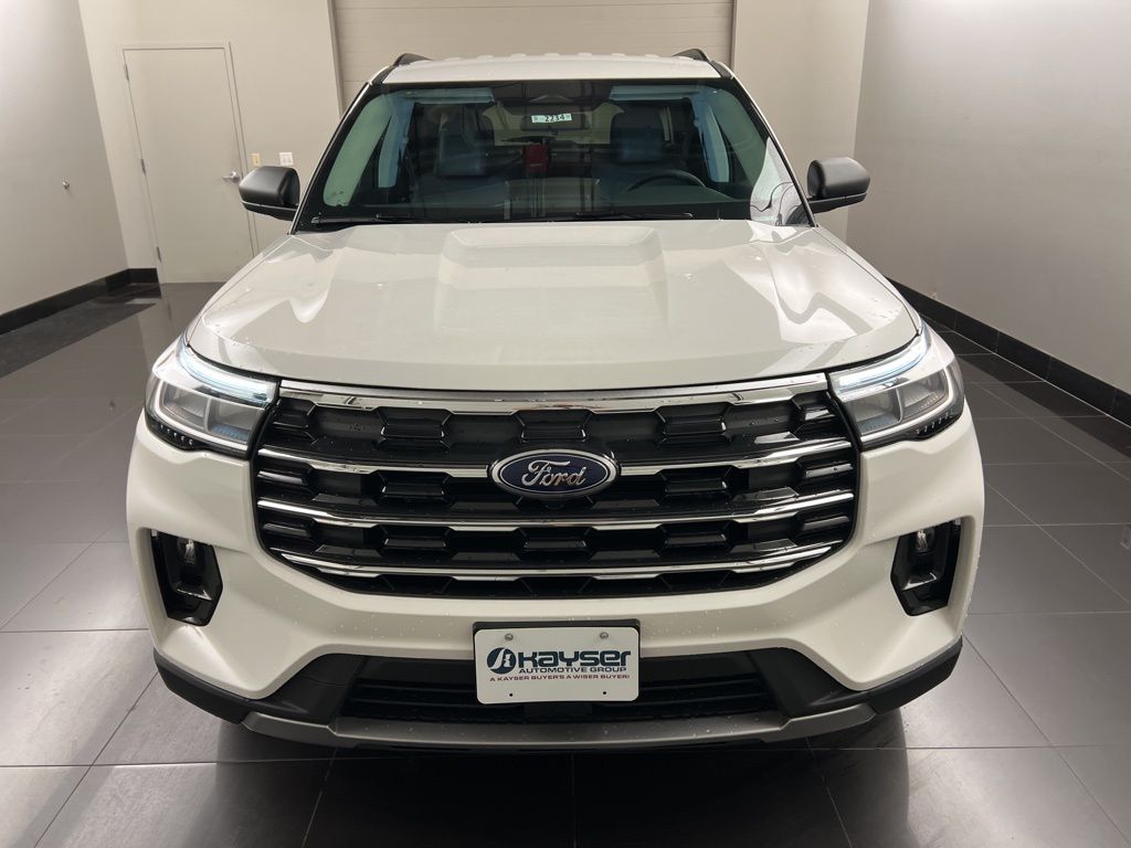 2025 Ford Explorer Active - Photo 2