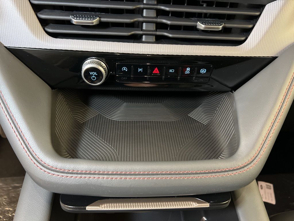 2025 Ford Explorer Active - Photo 14