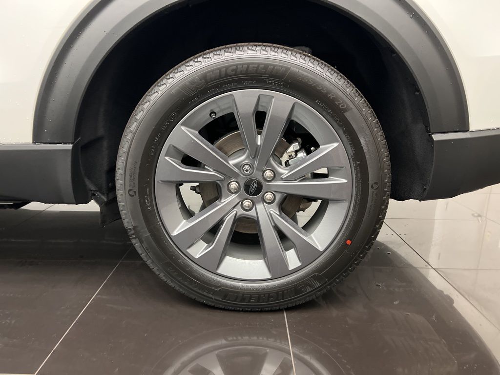 2025 Ford Explorer Active - Photo 7