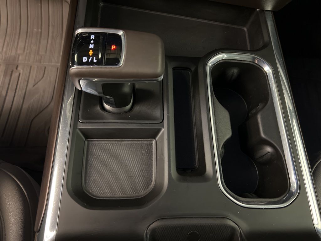 2023 GMC Sierra 1500 SLT - Photo 14