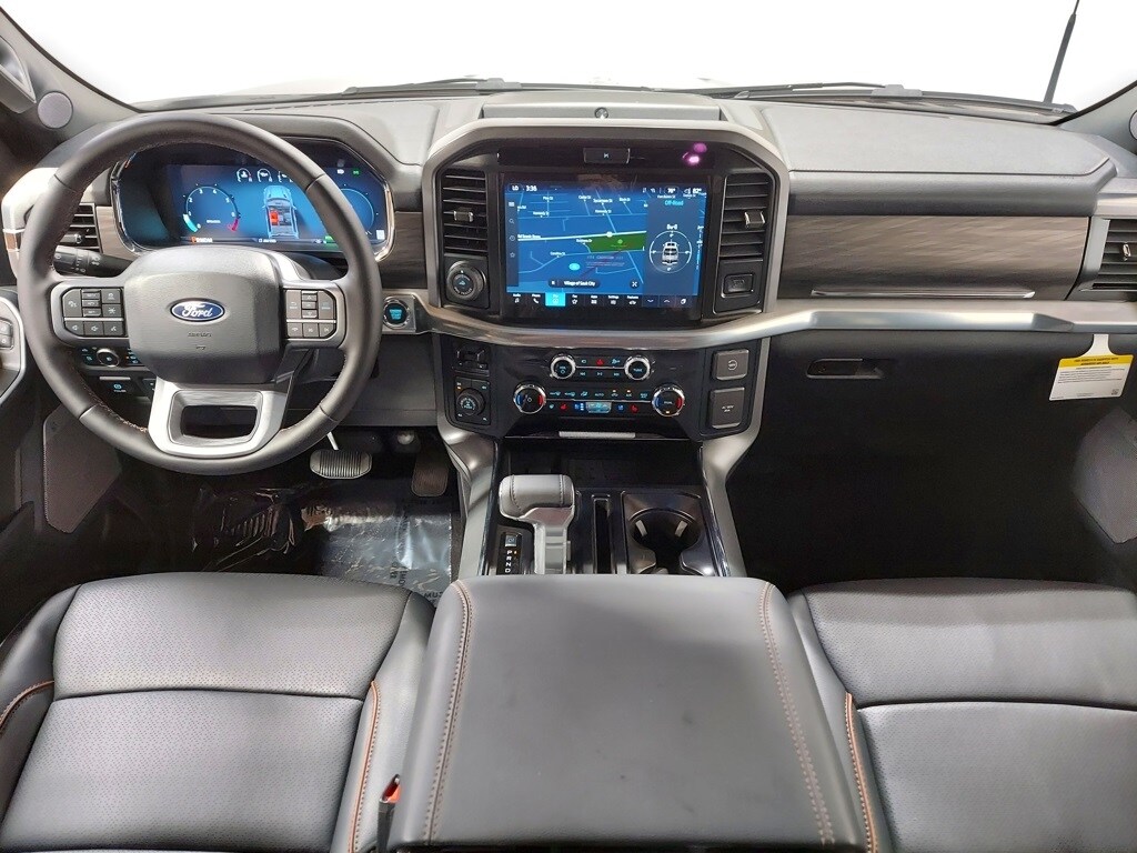 2025 Ford F-150 Lariat photo 2
